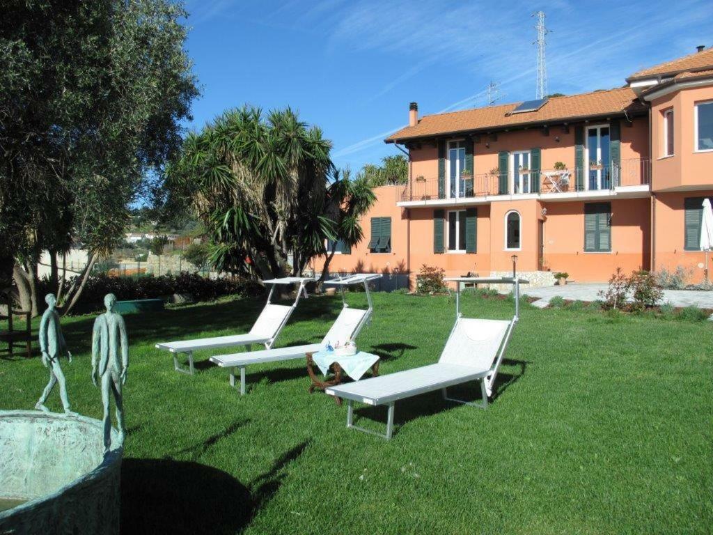 Agriturismo La Tuffatrice Imperia Buitenkant foto